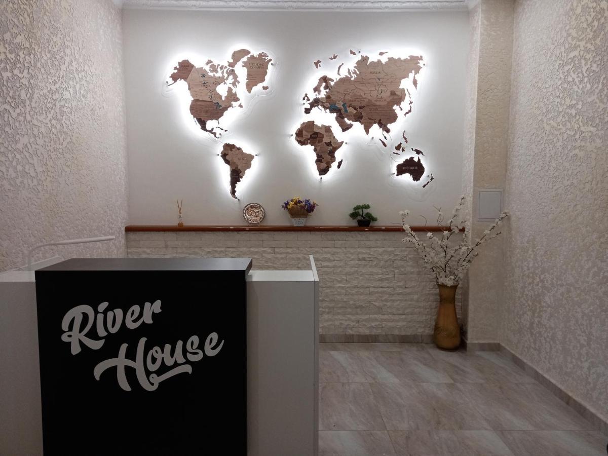 Готель River House Oeman Buitenkant foto