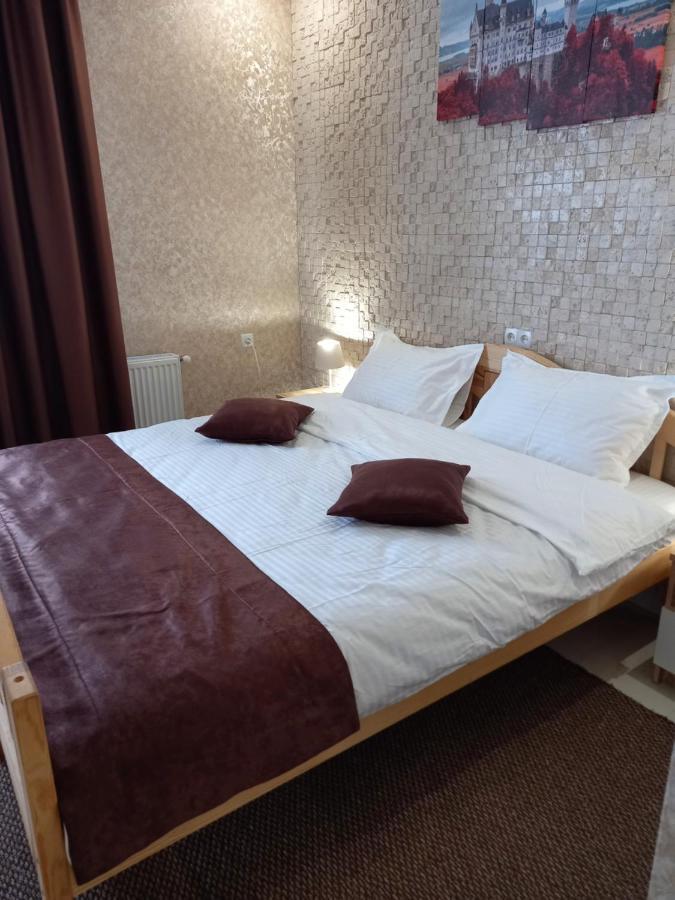 Готель River House Oeman Buitenkant foto
