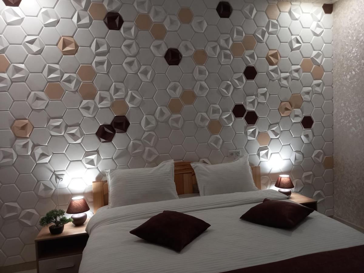 Готель River House Oeman Buitenkant foto
