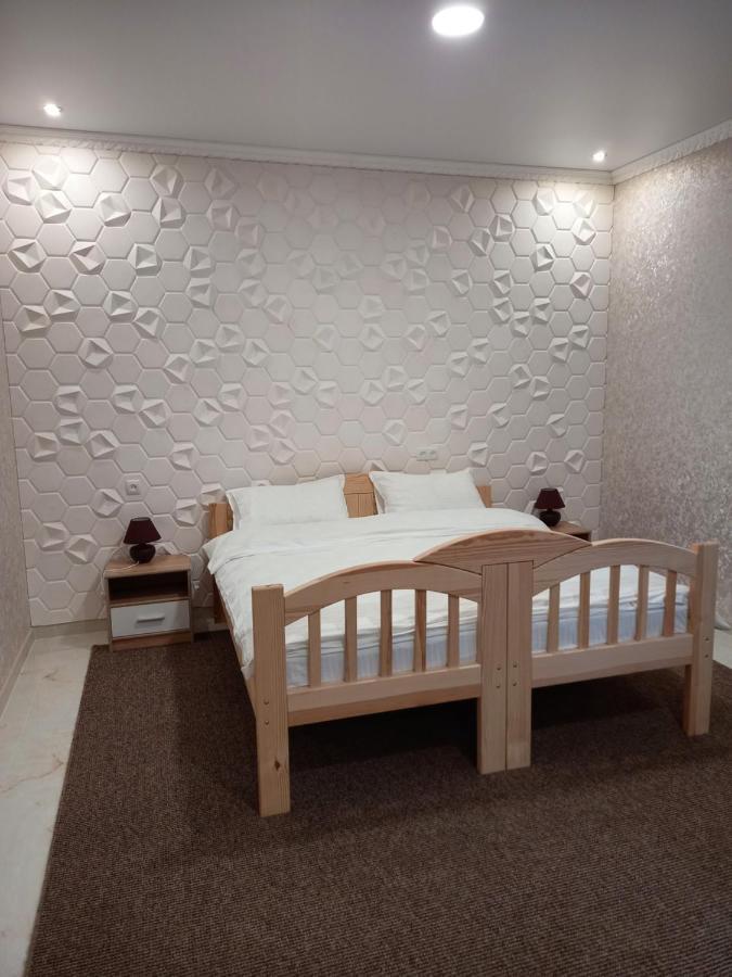 Готель River House Oeman Buitenkant foto
