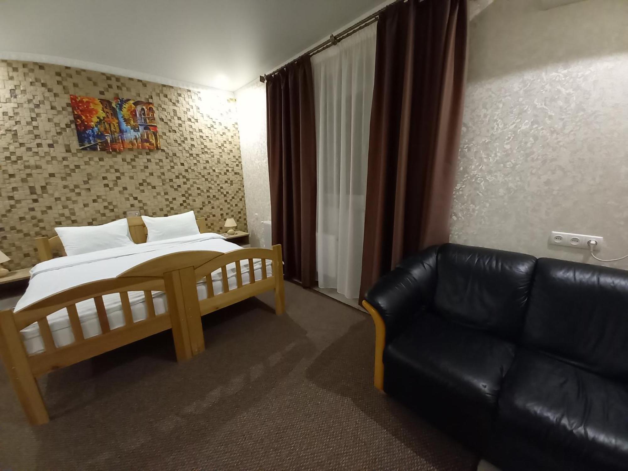 Готель River House Oeman Buitenkant foto