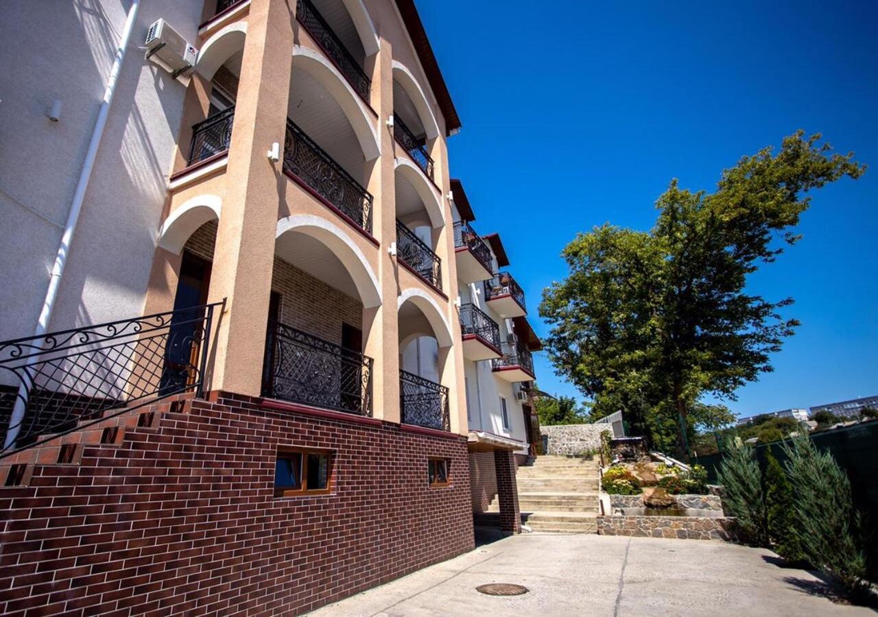 Готель River House Oeman Buitenkant foto