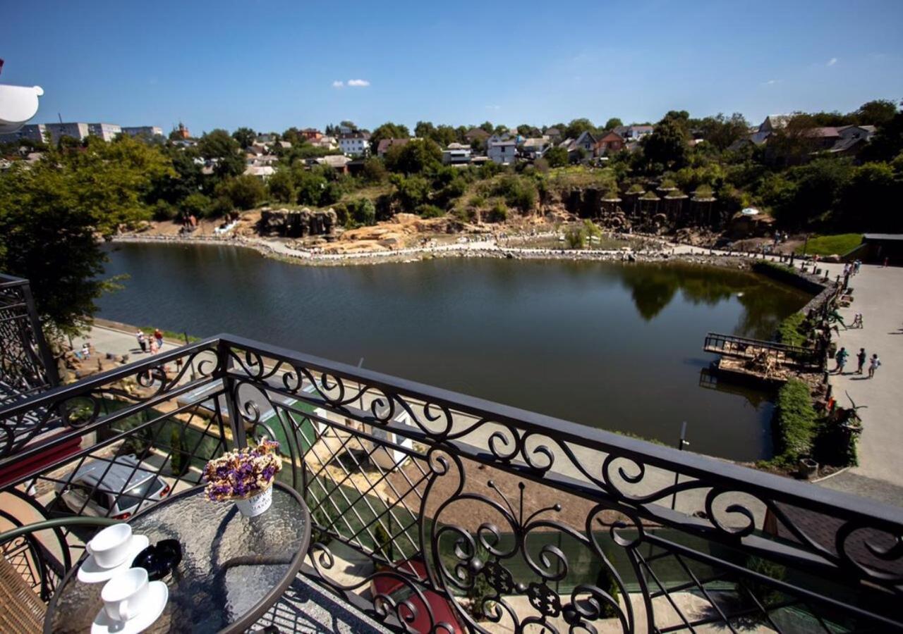 Готель River House Oeman Buitenkant foto