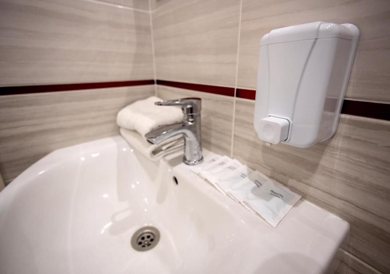 Готель River House Oeman Buitenkant foto
