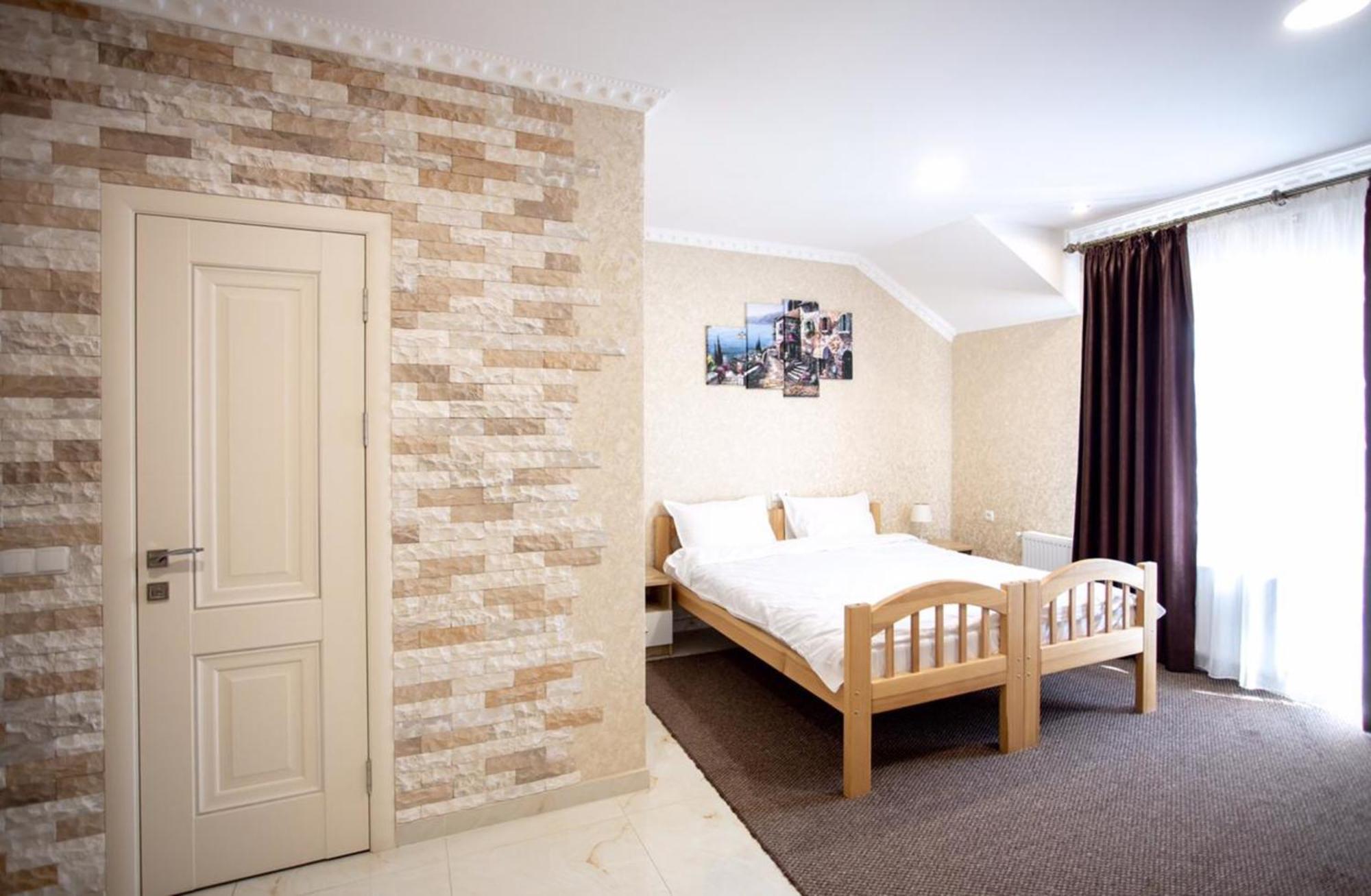 Готель River House Oeman Buitenkant foto