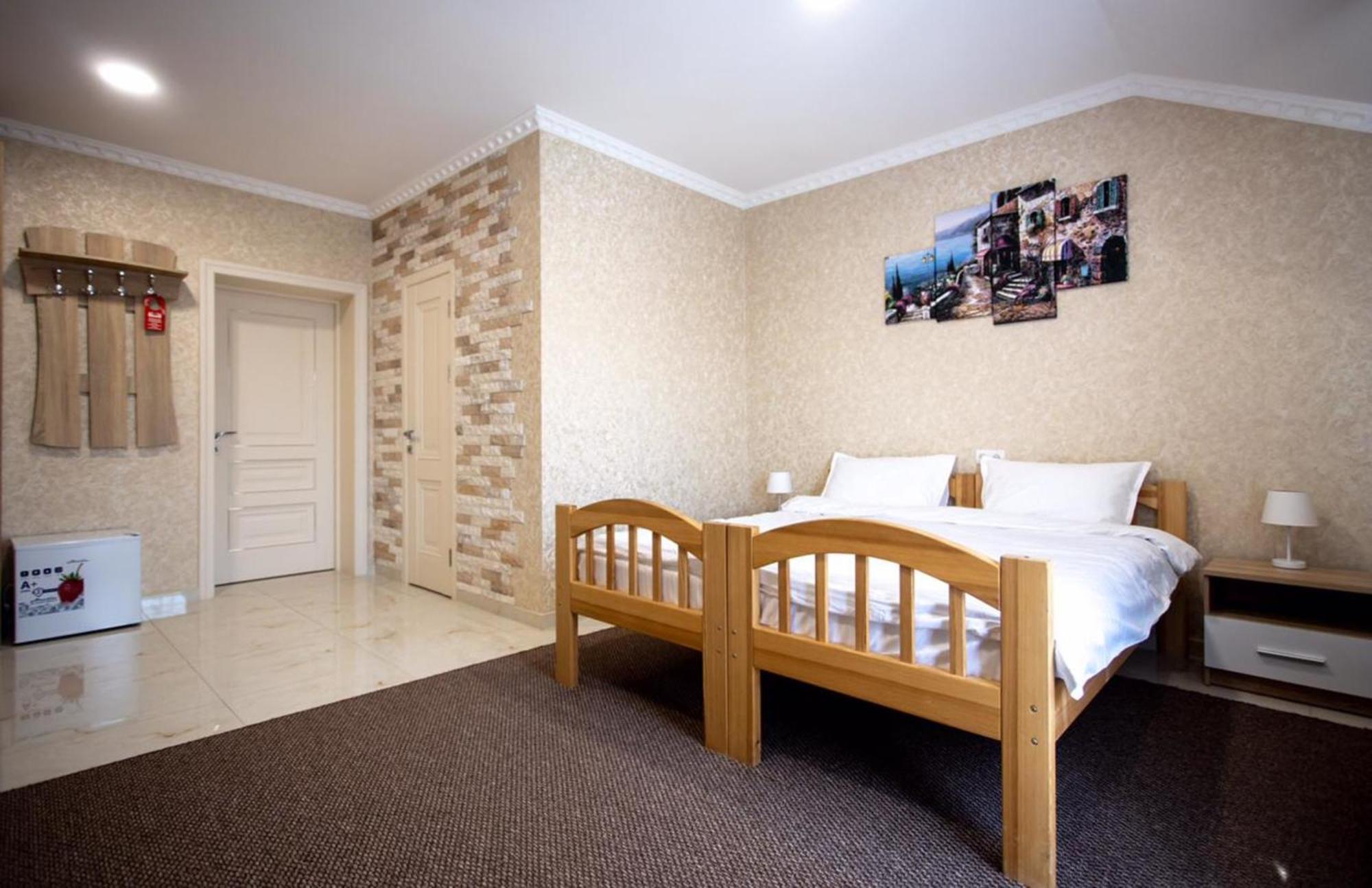 Готель River House Oeman Buitenkant foto