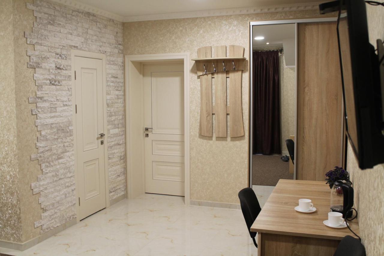 Готель River House Oeman Buitenkant foto