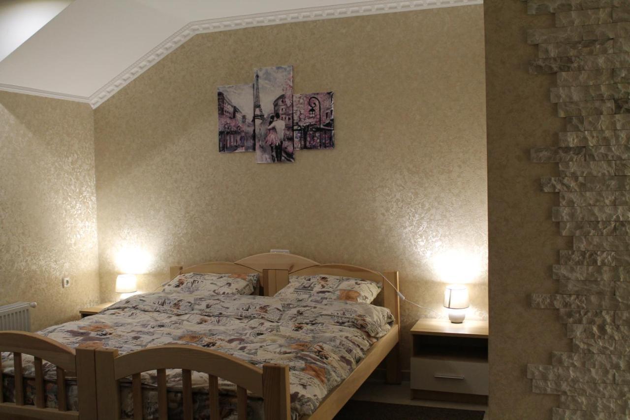 Готель River House Oeman Buitenkant foto