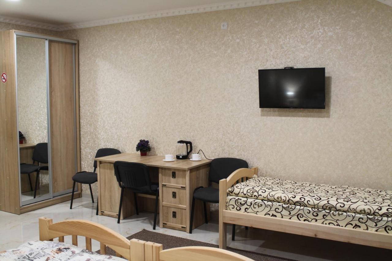Готель River House Oeman Buitenkant foto